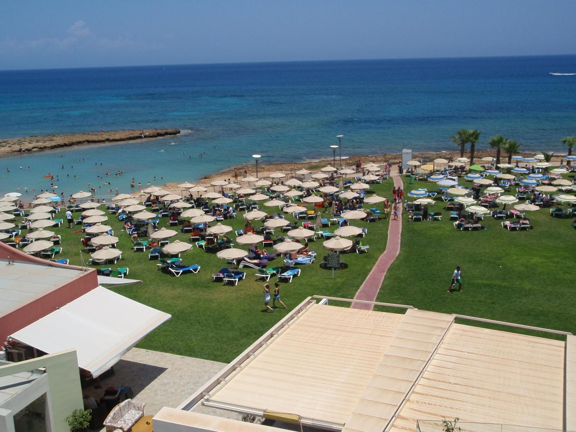 Polyxenia Isaak Luxury Villas And Apartments Protaras Bagian luar foto