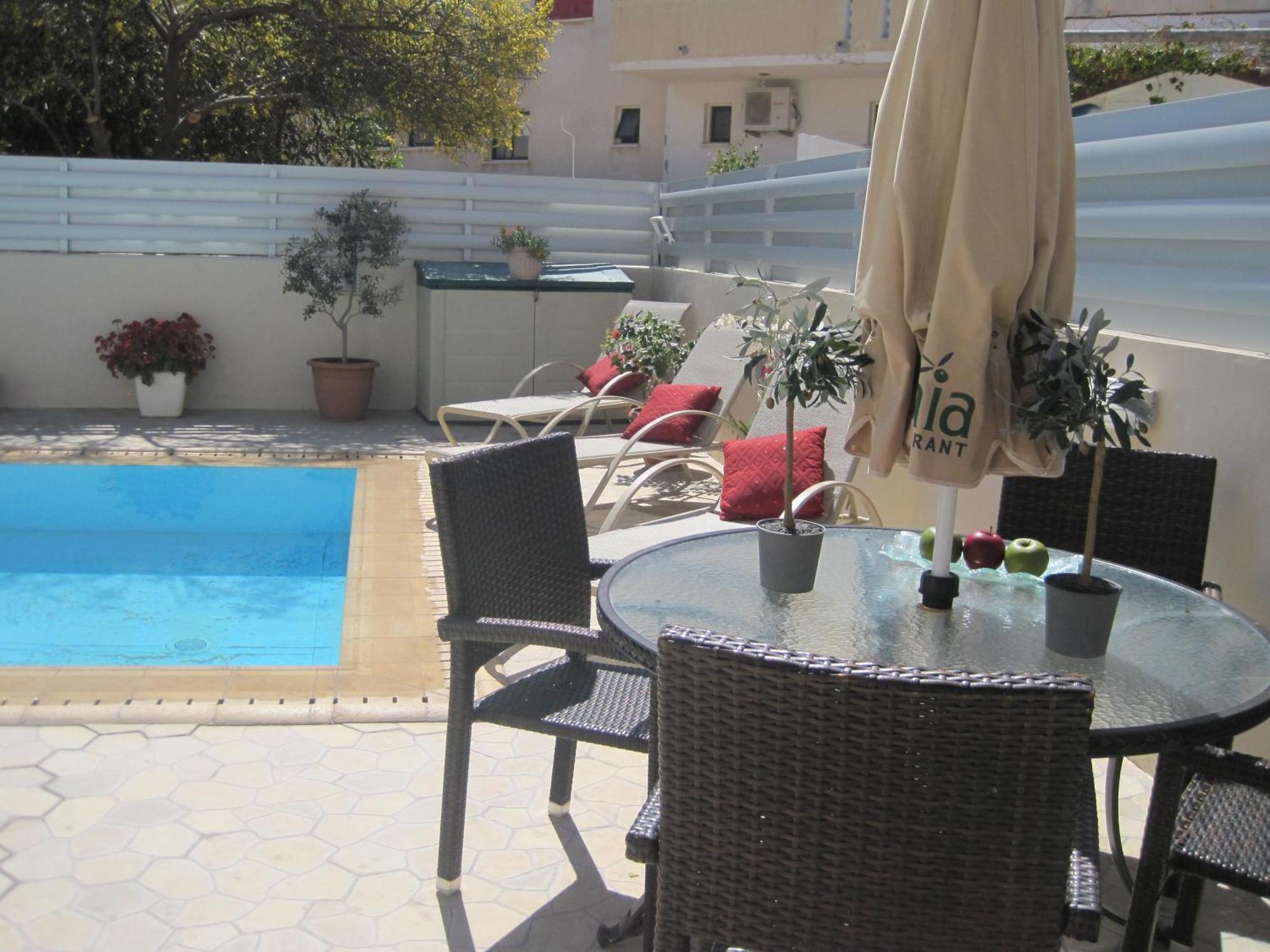 Polyxenia Isaak Luxury Villas And Apartments Protaras Ruang foto