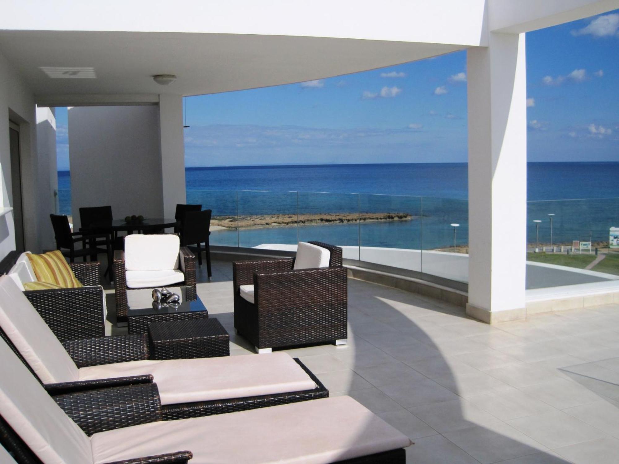 Polyxenia Isaak Luxury Villas And Apartments Protaras Ruang foto