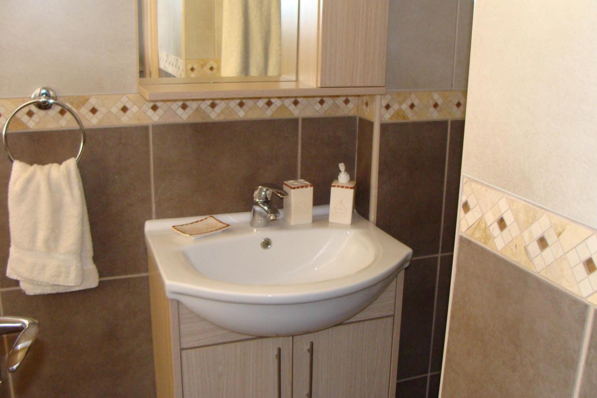 Polyxenia Isaak Luxury Villas And Apartments Protaras Ruang foto