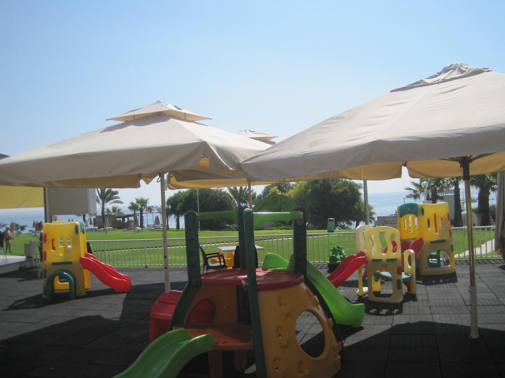 Polyxenia Isaak Luxury Villas And Apartments Protaras Bagian luar foto