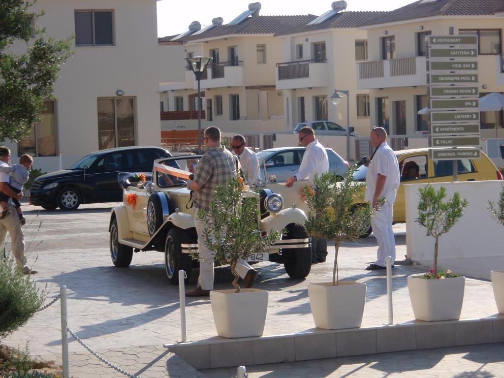 Polyxenia Isaak Luxury Villas And Apartments Protaras Bagian luar foto