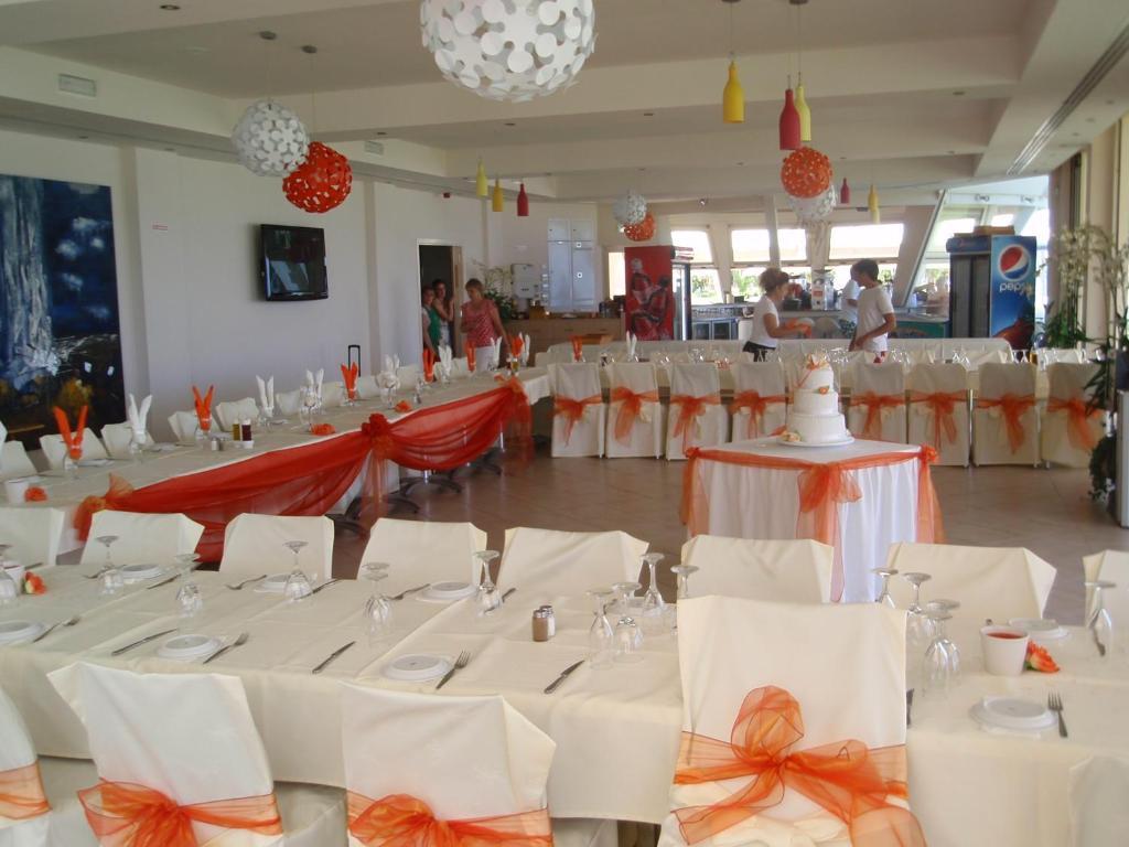 Polyxenia Isaak Luxury Villas And Apartments Protaras Bagian luar foto